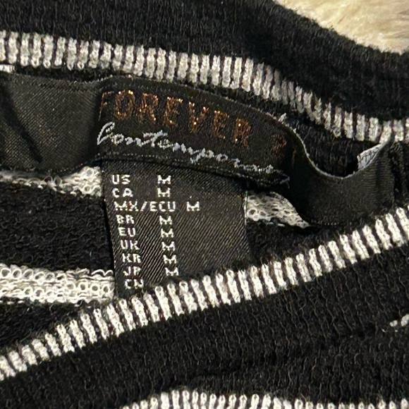 Forever 21 cropped top pull over‎ ties on waist - Picture 4 of 8